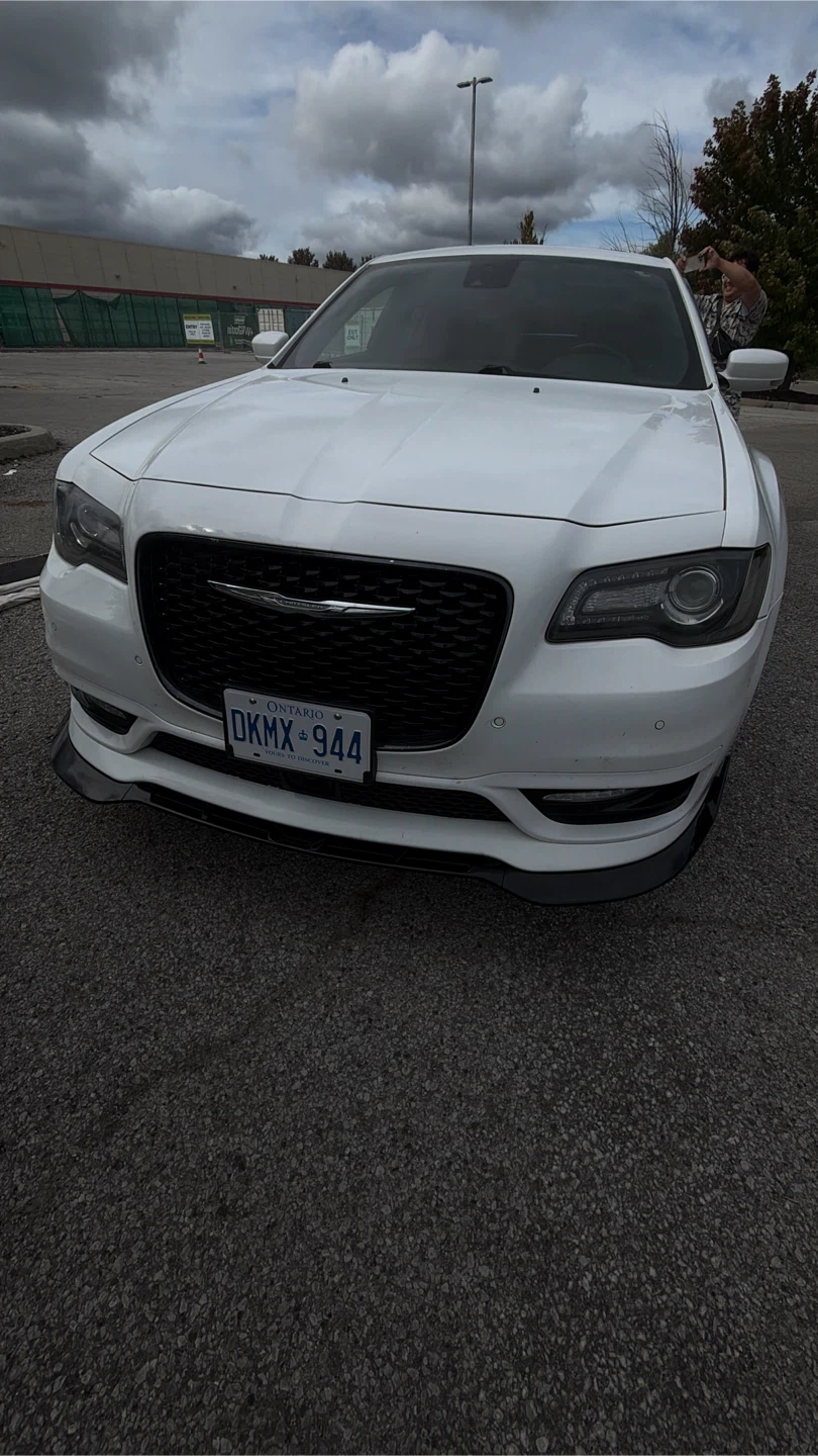 Chrysler 300 SRT style gloss black front lip - photo 2