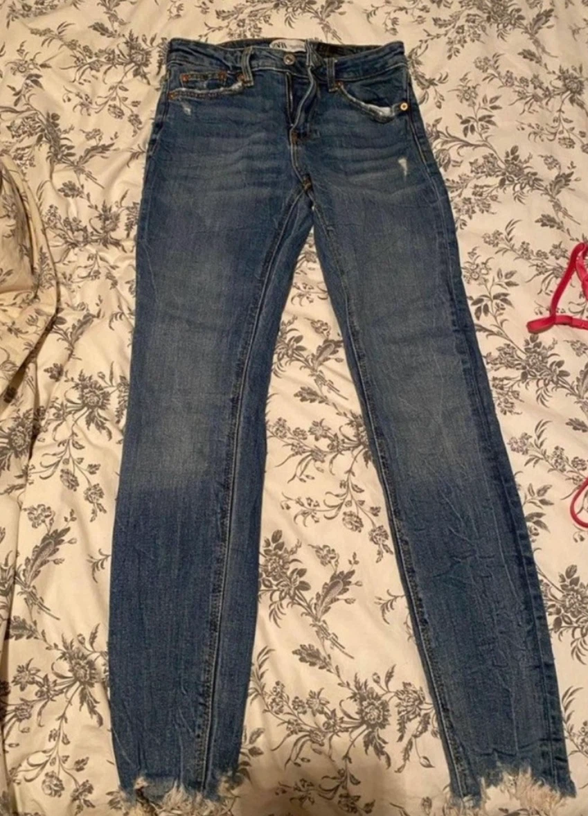 Zara Distressed Jeans