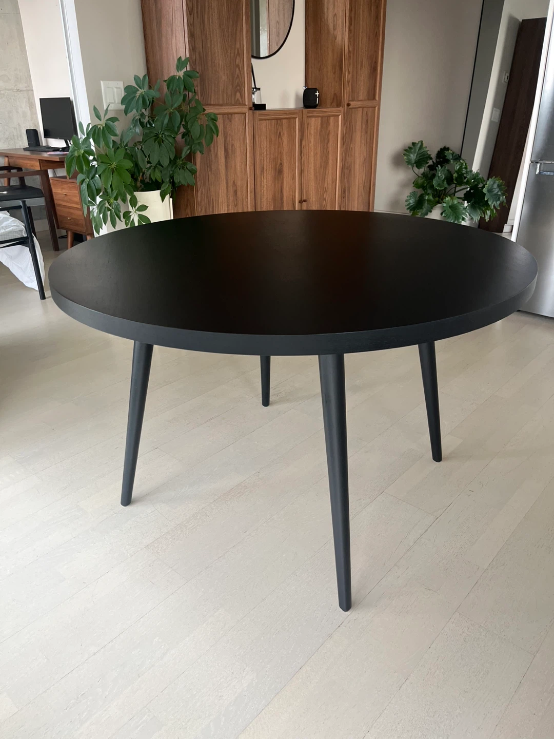 Bouclair 4-seater dining table