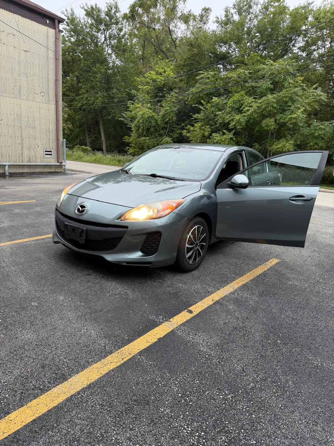 Mazda 3 Sedan 2013
