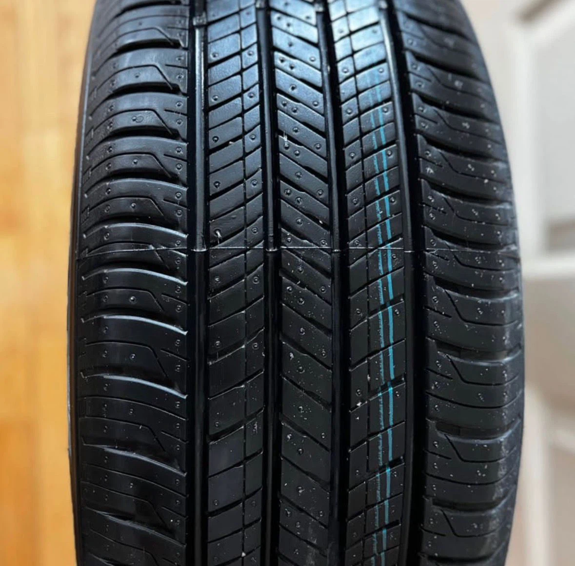 Hankook Kinergy GT Tire 205/55R16 - photo 2