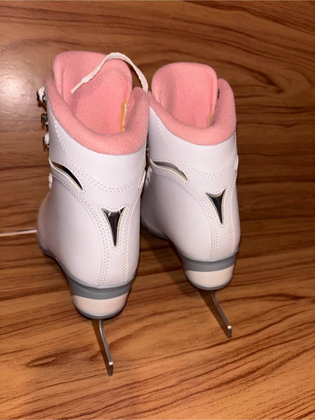 Girl’s Jackson Cameo 1800 Ice Skates Size 3 - photo 3