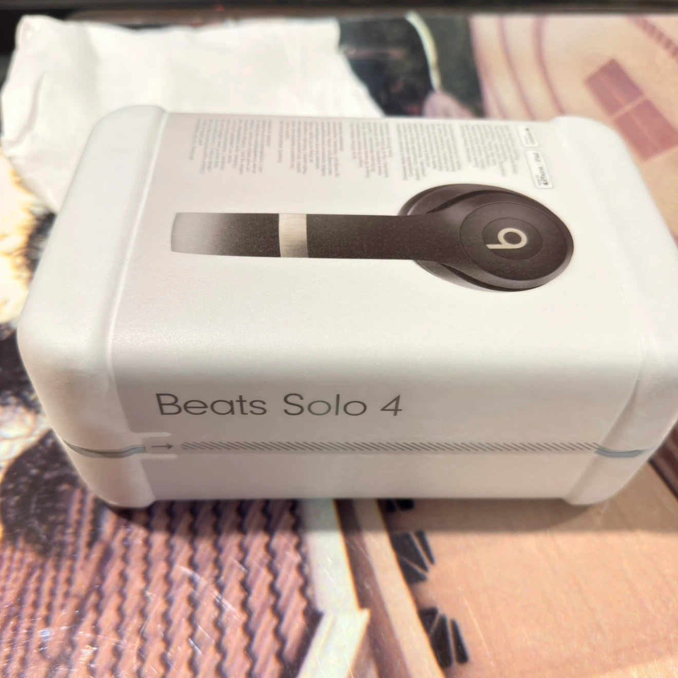 Beats Solo 4 Wireless On-Ear Headphones - Matte Black - photo 4
