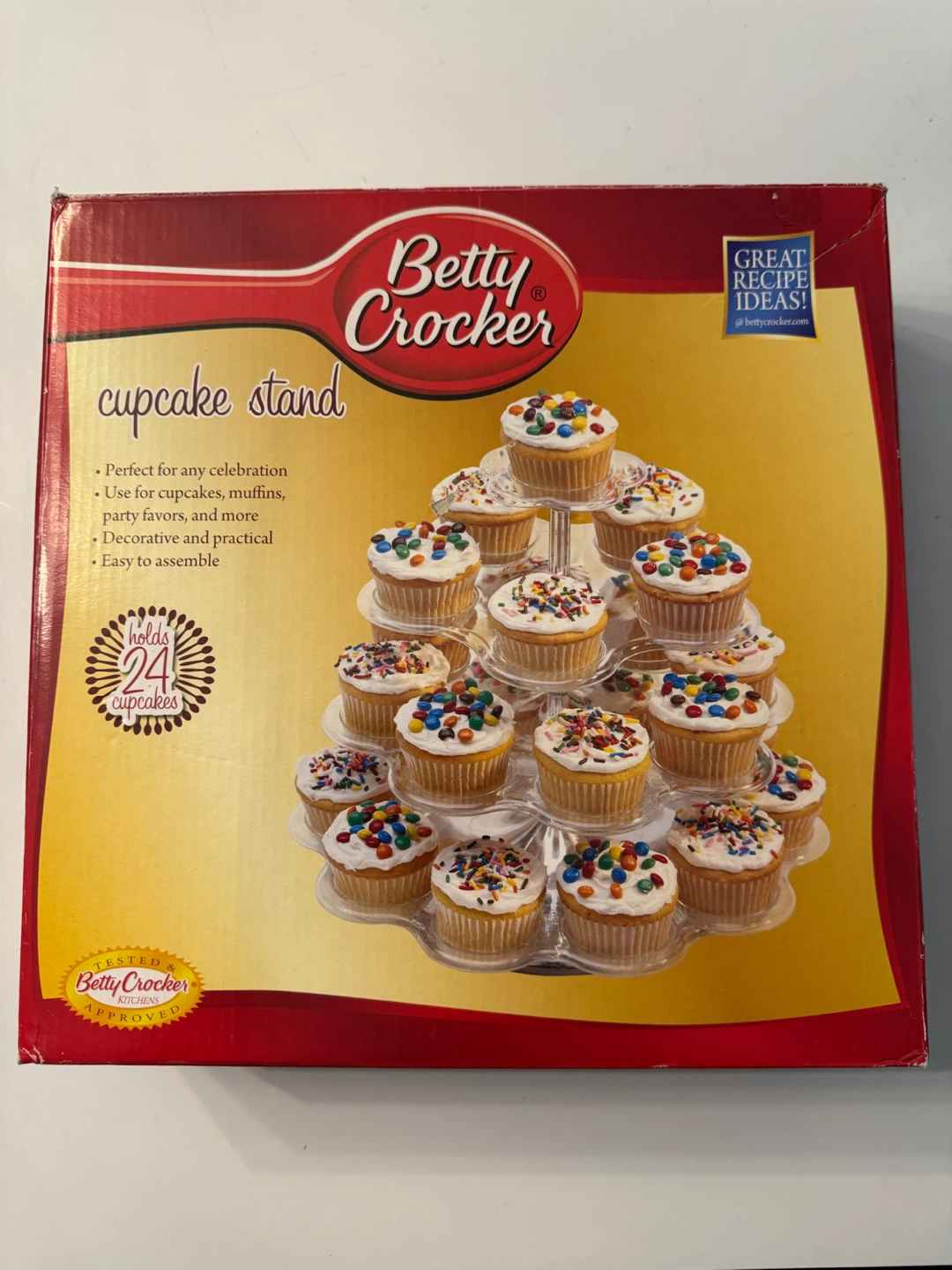 Betty Crocker Cupcake Stand -Holds 24 Cupcakes