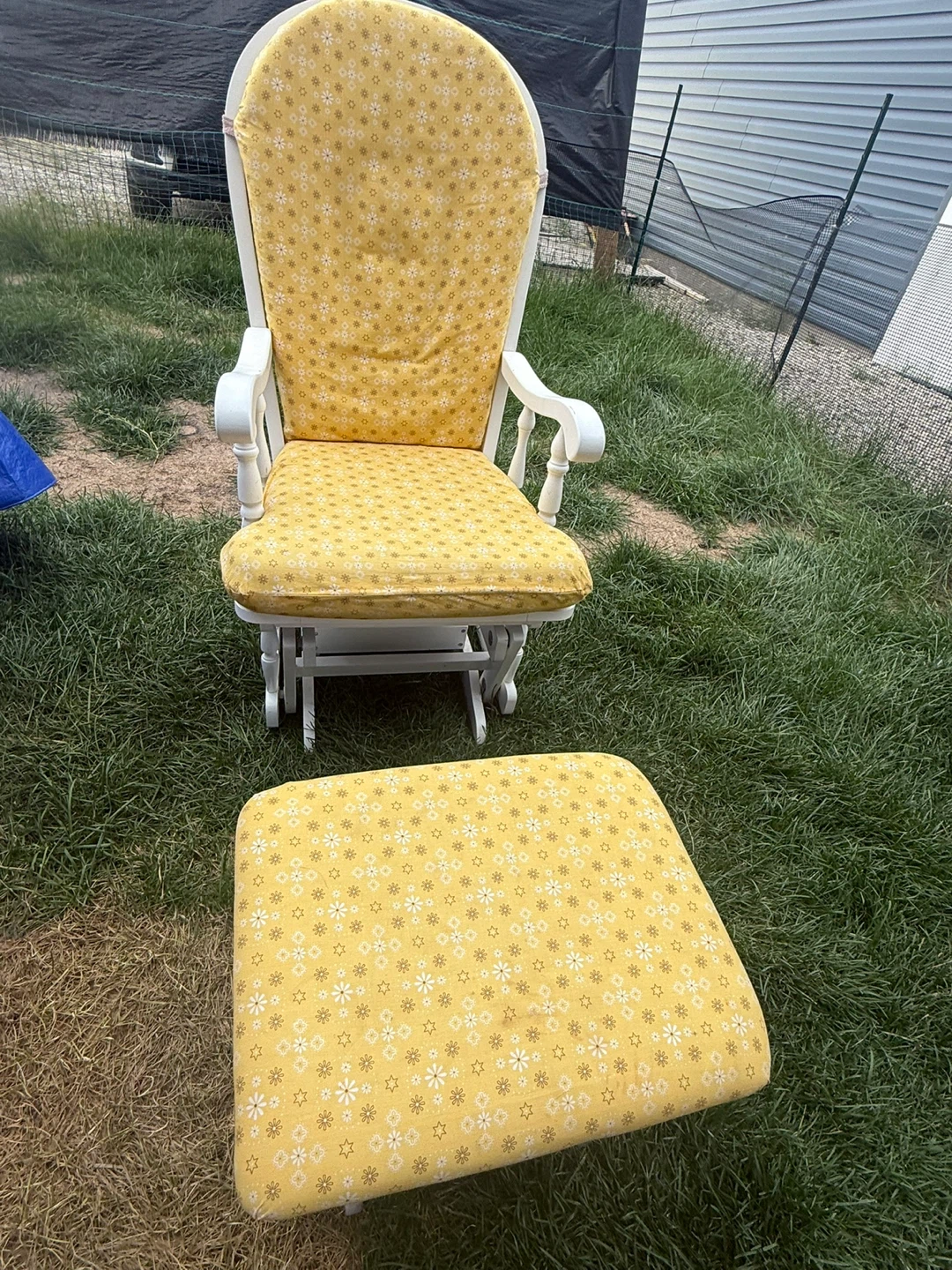 Glider Rocking Chair with matching gliding Ottoman - photo 3