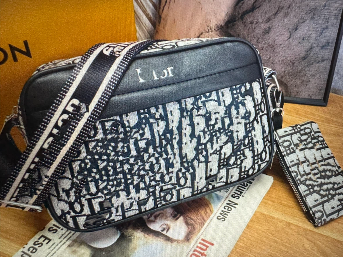 Designer side bags - photo 4