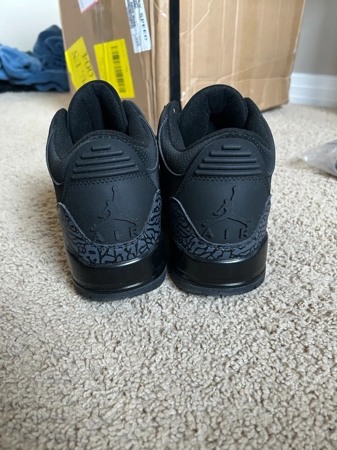 Air Jordan 3 Retro Black - photo 3