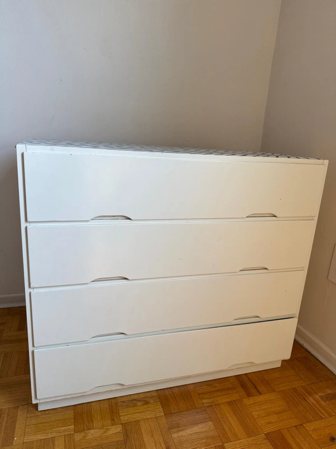 White 4-Drawer Dresser - photo 2