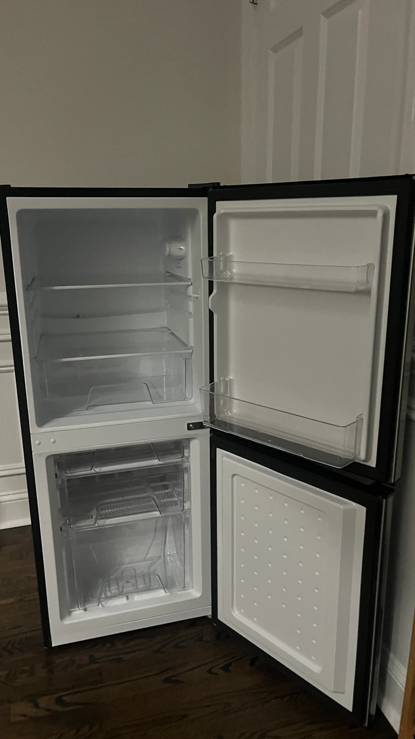 ✨INSIGNIA Refrigerator with Separate Freezer ✨ - photo 4
