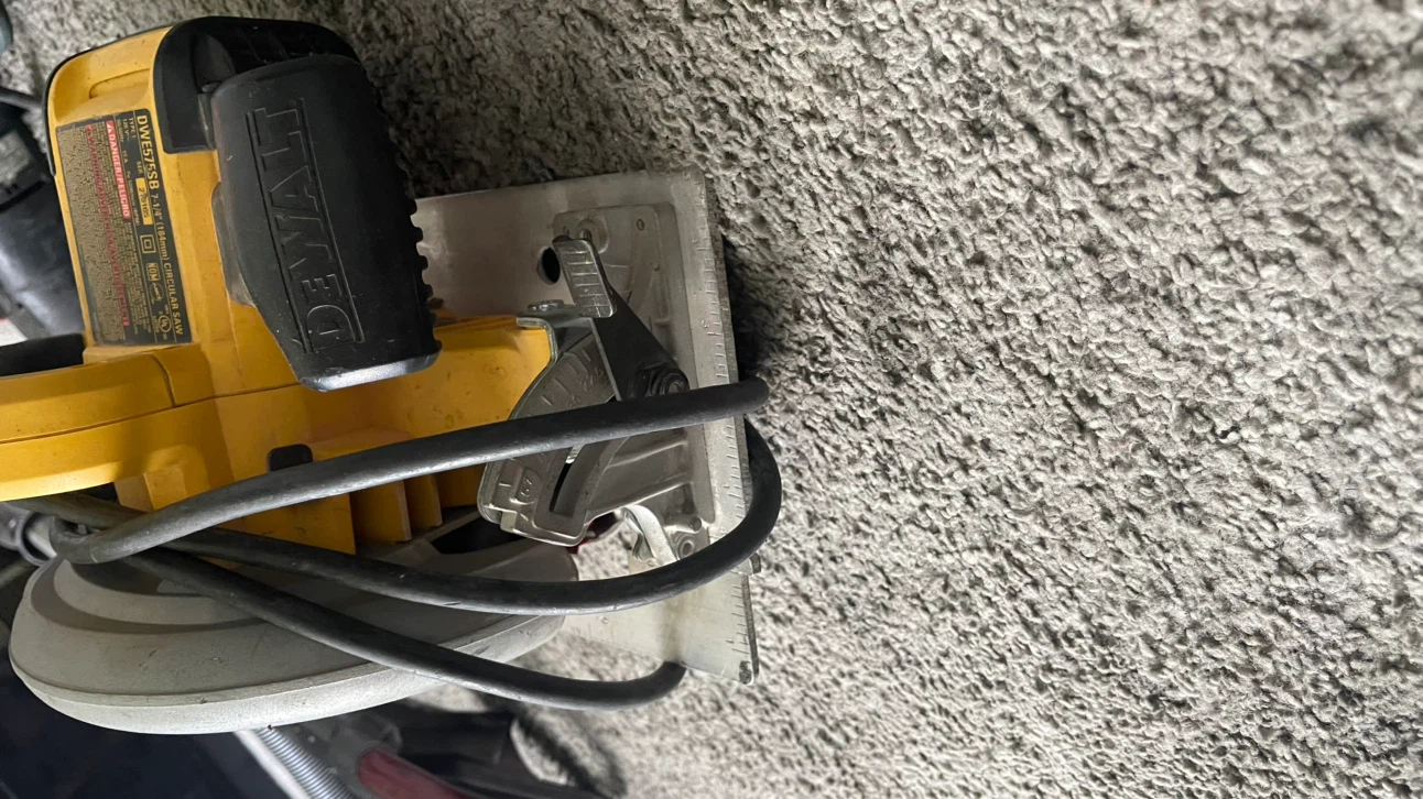 DeWalt DWE575SB 7-1/4 inch Circular Saw - photo 3