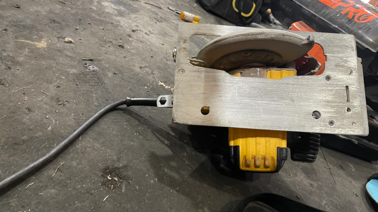 DeWalt DWE575SB 7-1/4 inch Circular Saw - photo 5