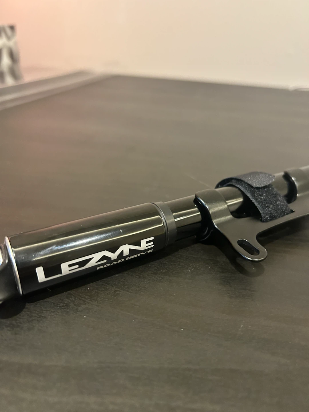 Lezyne ultra portable bike tire pump for presta valves - photo 4