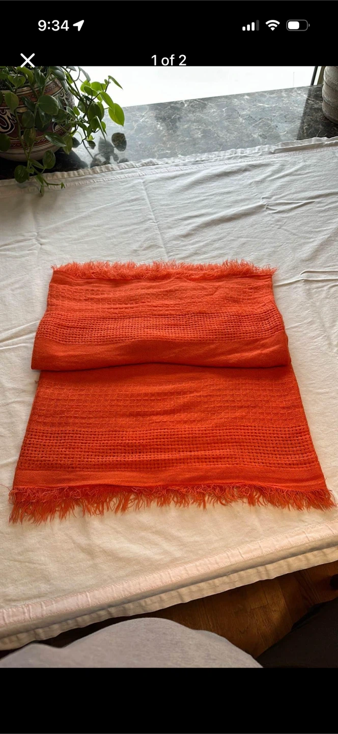 Steve Madden Light and wide infinity scarf