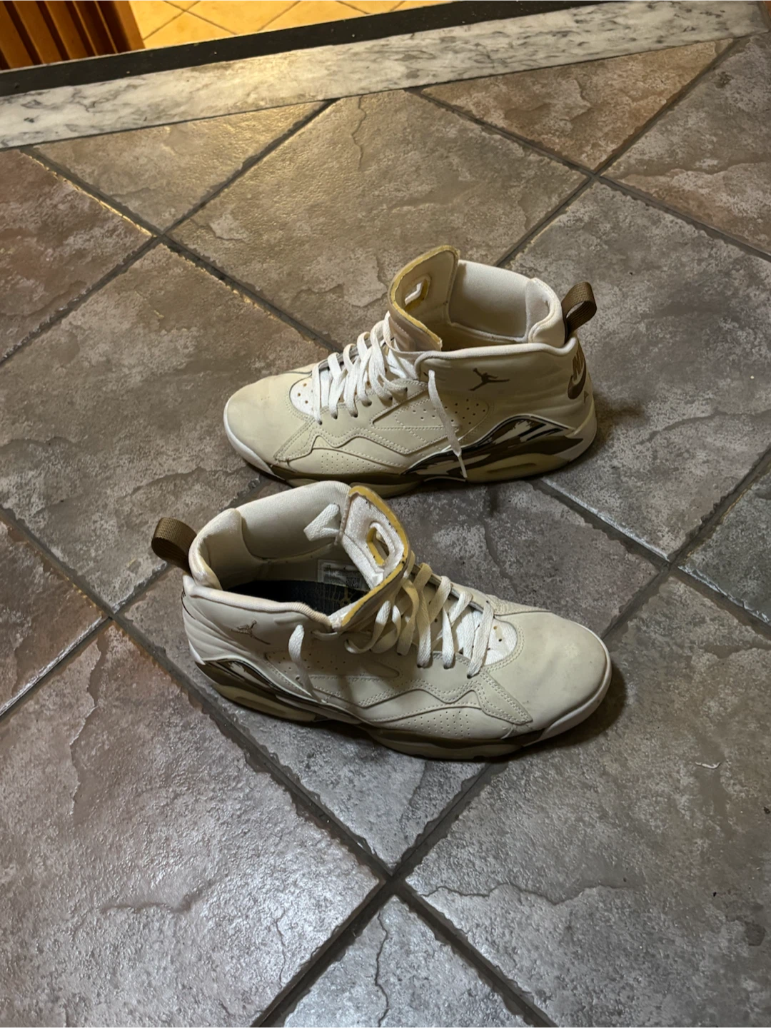 Air Jordan Retro 6 MVP Palomino size12