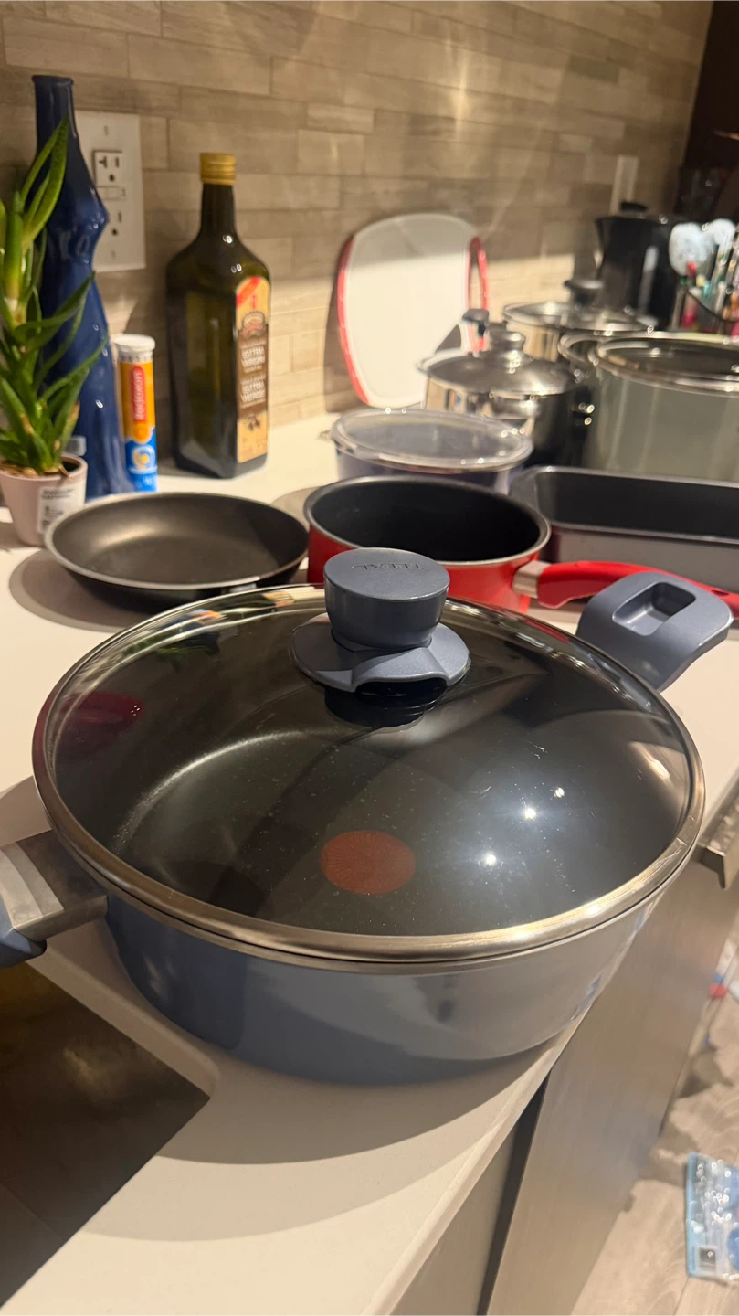 Assorted Kitchen Cookware Set
