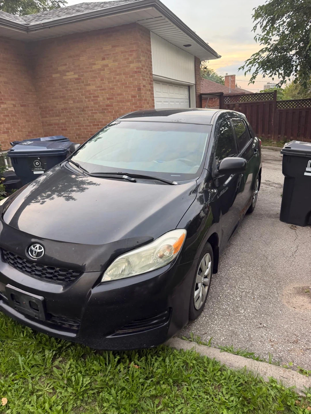 Black Toyota Matrix Hatchback - photo 2