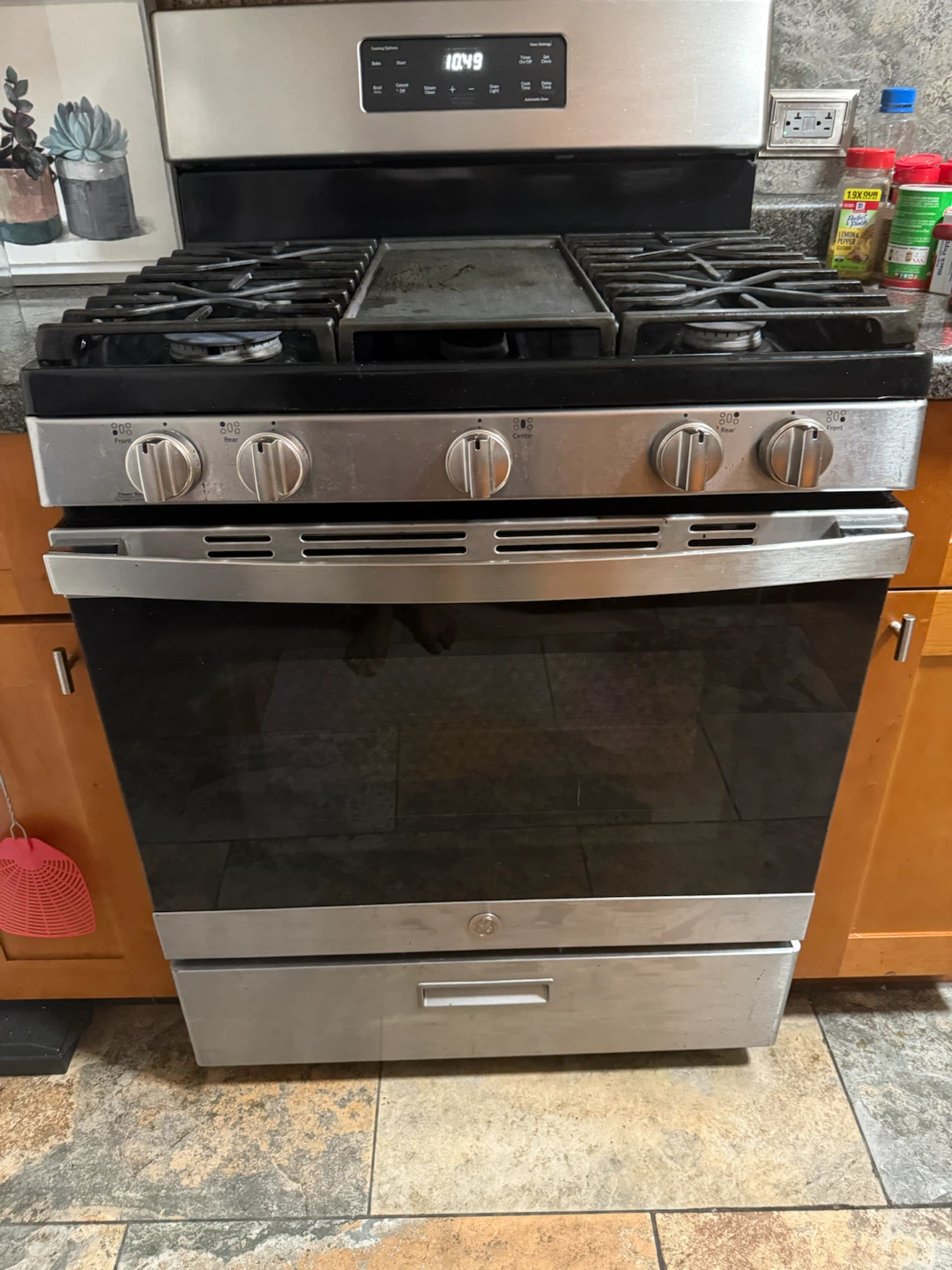 GE Range - photo 4