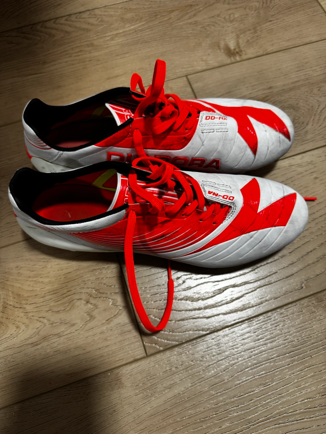 Men’s Soccer Cleats White/Red - photo 2