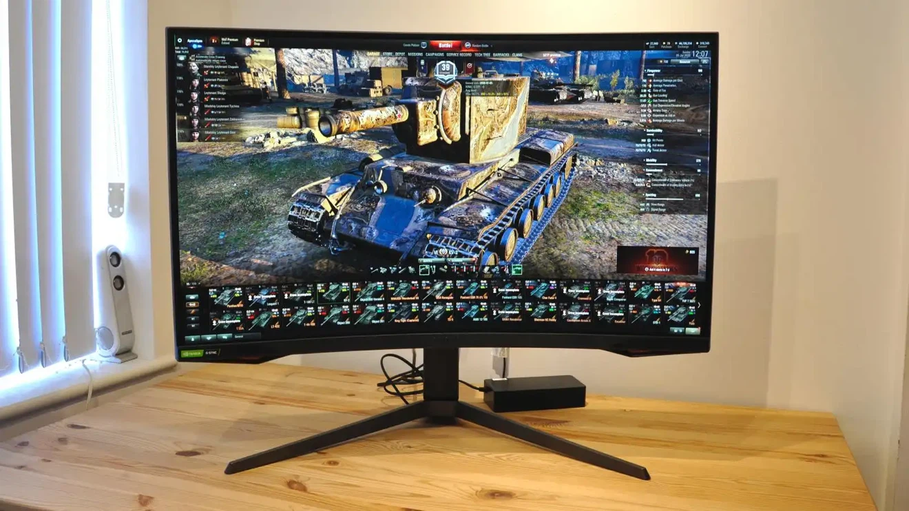 Samsung Odyssey G7 28" 4K UHD 144Hz Gaming Monitor - Black - photo 3
