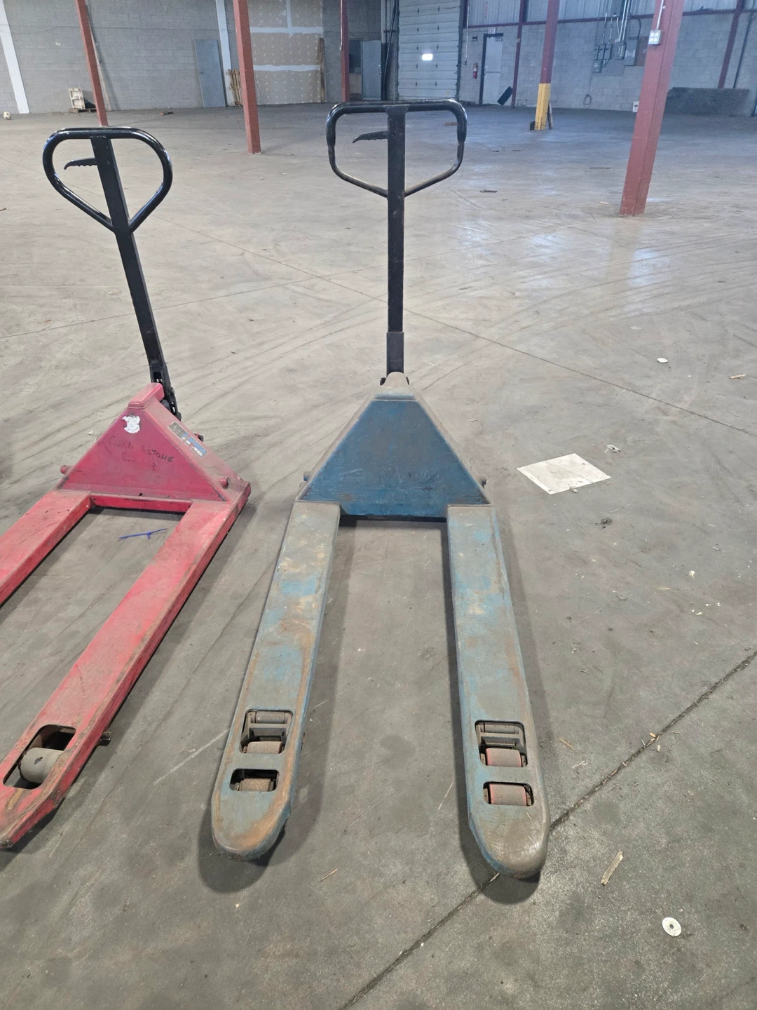 Pallet jacks