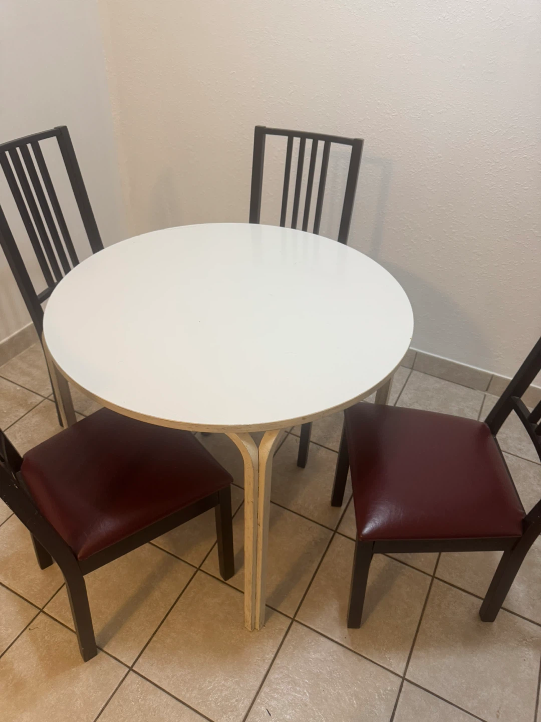 Round White Dining Table with 4 Chairs