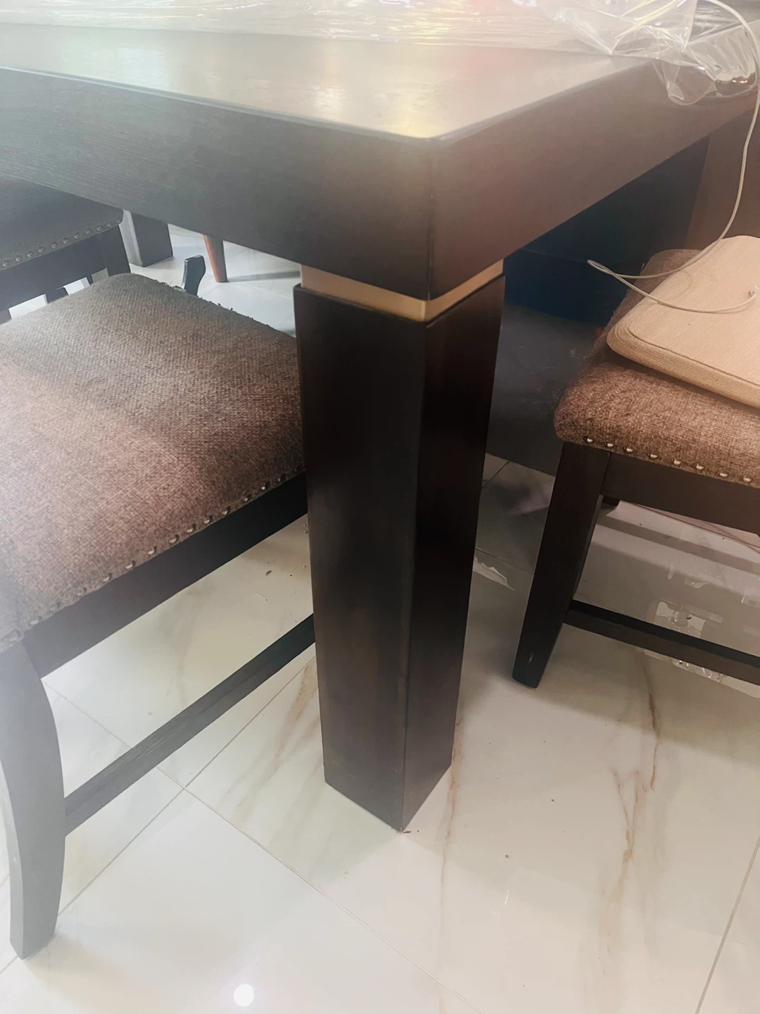 Elegant Extendable Dining Table without chair – 6 to 8 People - photo 3