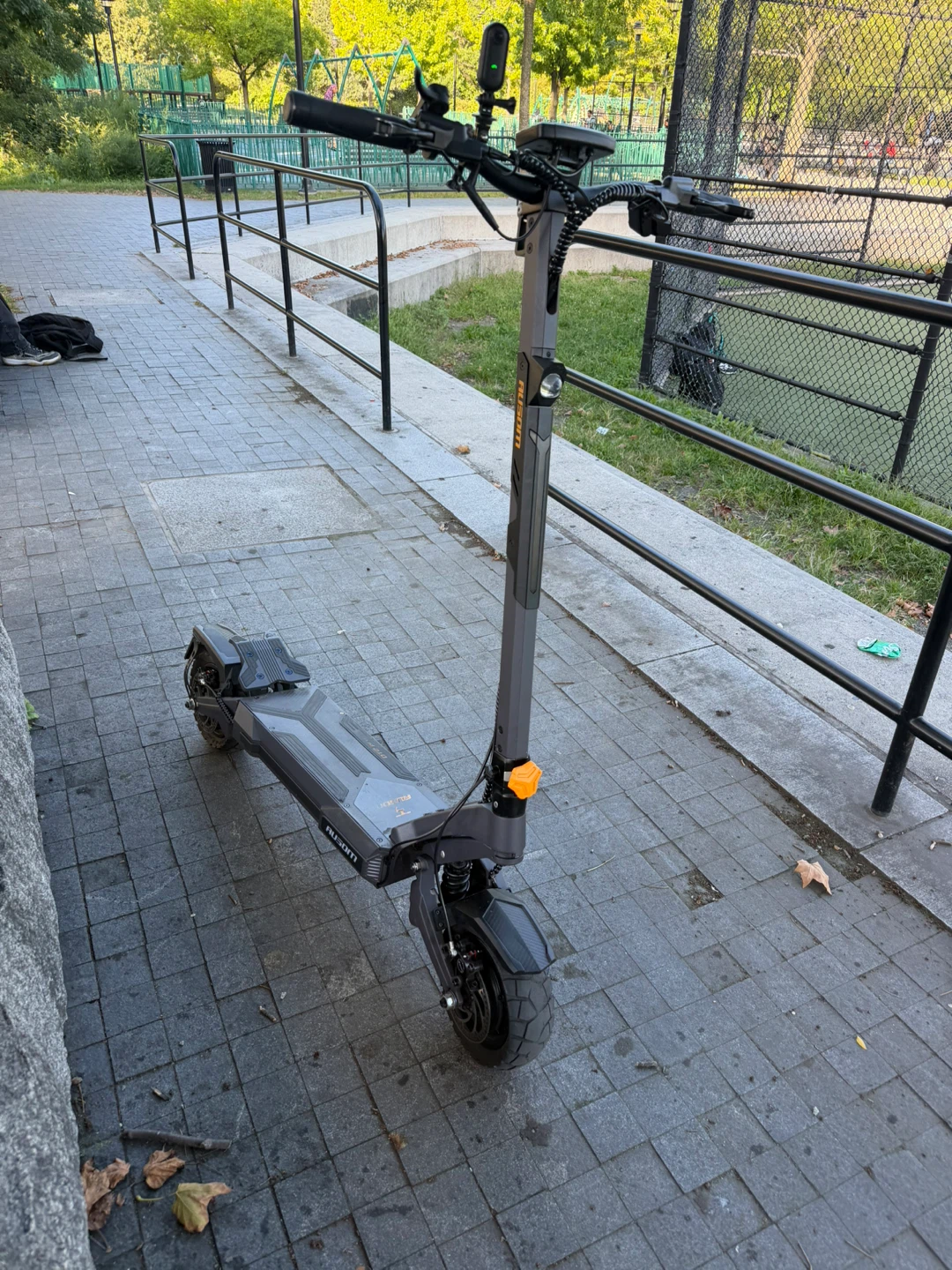 Ausom DT2 Pro Electric Scooter - photo 4