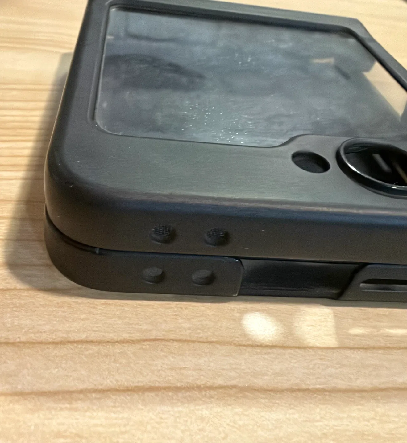 Samsung Galaxy Z Flip6 case - photo 2