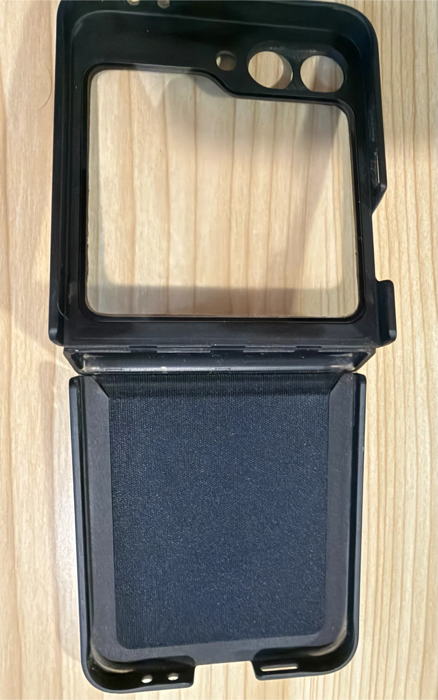Samsung Galaxy Z Flip6 case - photo 3