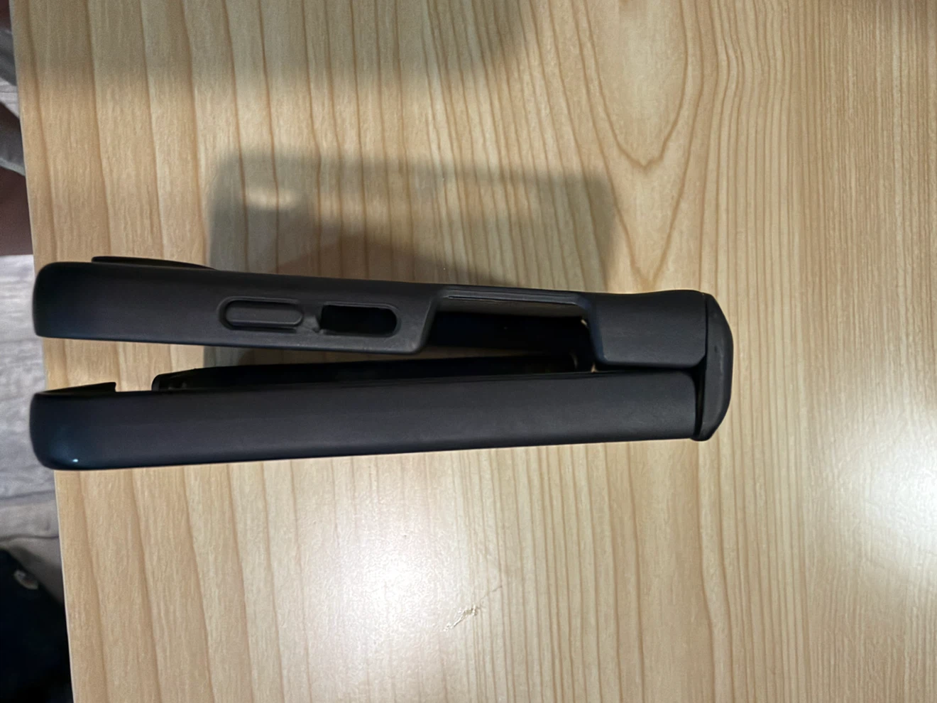 Samsung Galaxy Z Flip6 case - photo 5