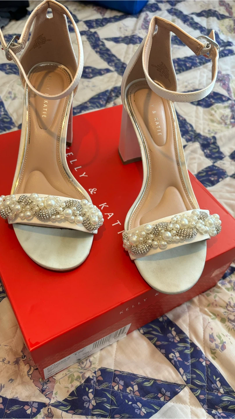 Kelly & Katie White Pearl Block Heels - photo 2