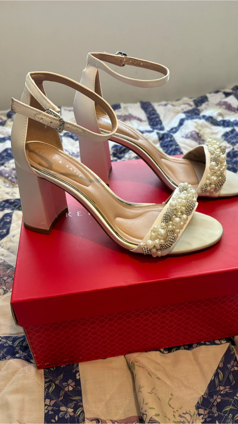 Kelly & Katie White Pearl Block Heels - photo 3
