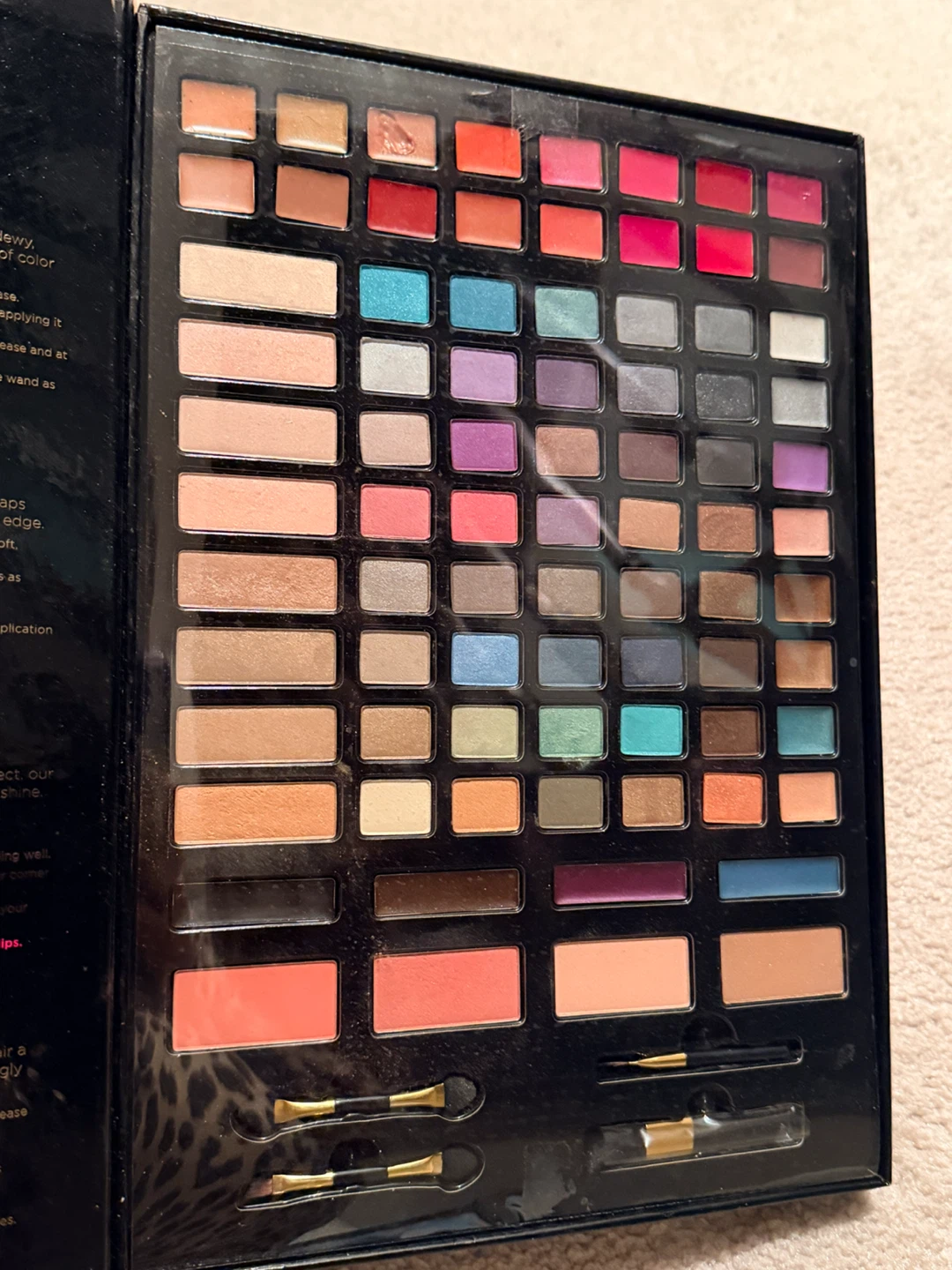 Victoria's Secret Trend Report Makeup Kit - photo 3