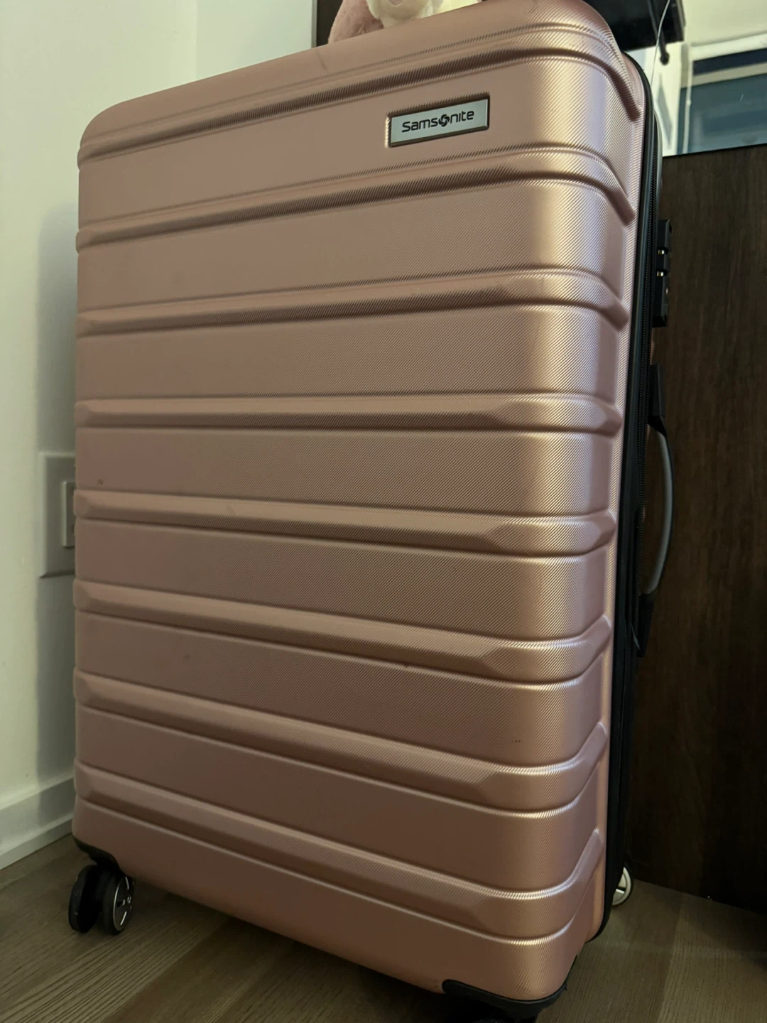 New Samsonite Rose Gold Hardside Suitcase 24”