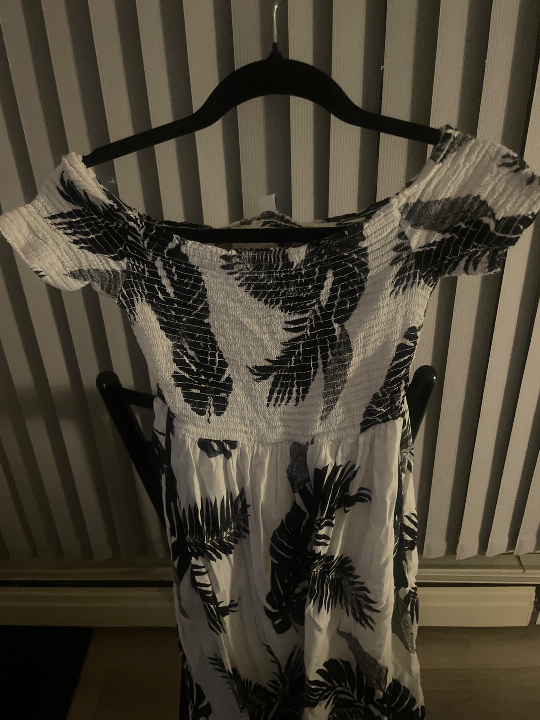Off-the-Shoulder Tropical Print Dress - photo 3