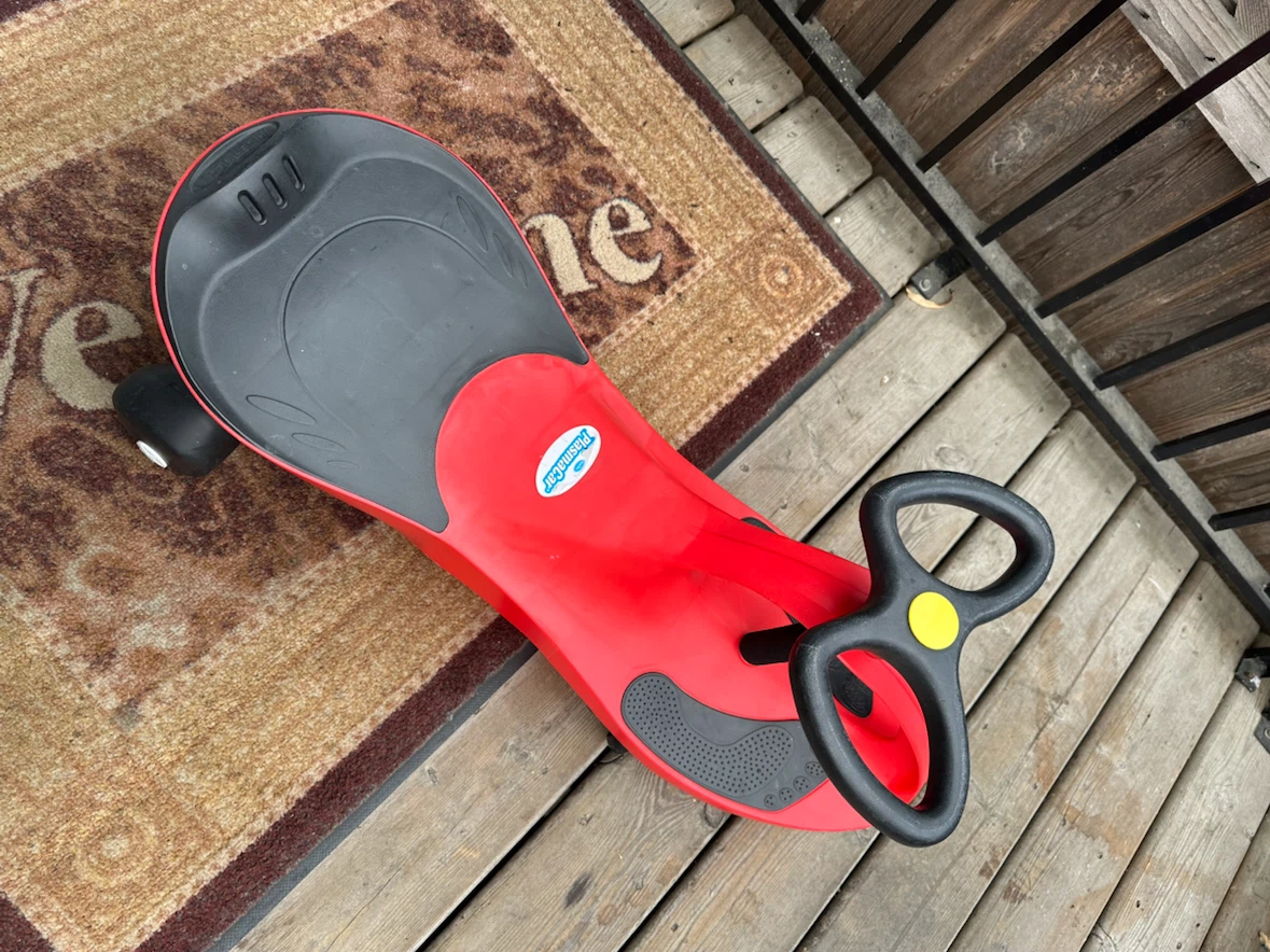 PlasmaCar ride-on toy red