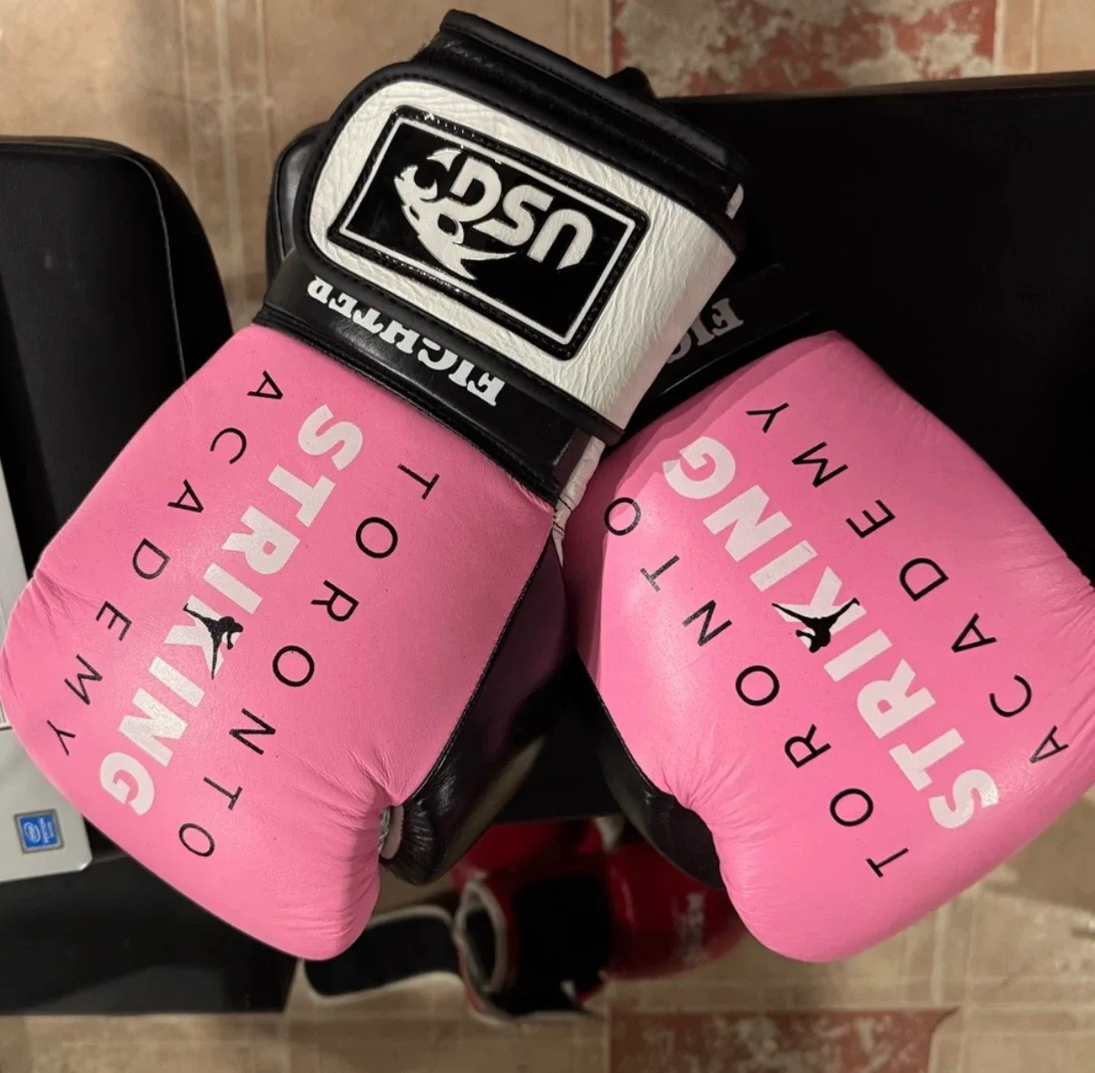 USG Fighter Boxing Gloves - 14 oz - photo 2