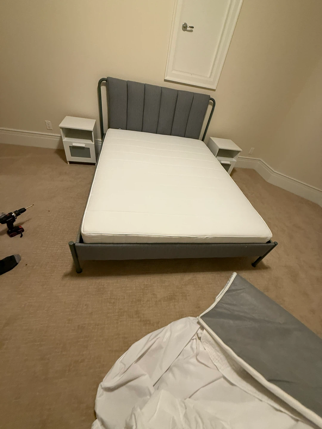 Queen bed frame and mattress - photo 3