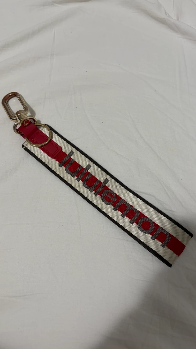 Lululemon Keychain - photo 3