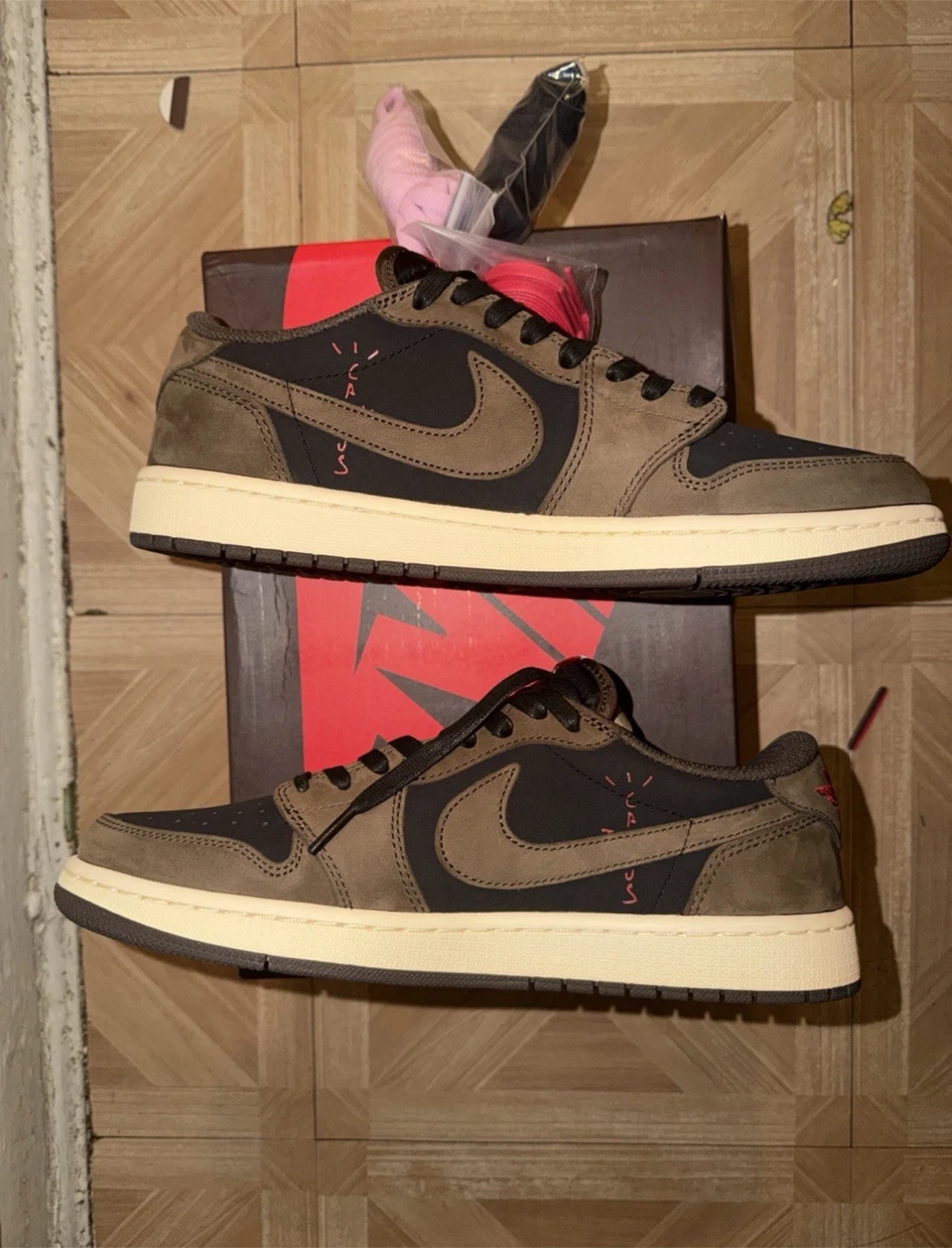 Nike Air Jordan 1 Low Travis Scott Mocha Size 10 - photo 2