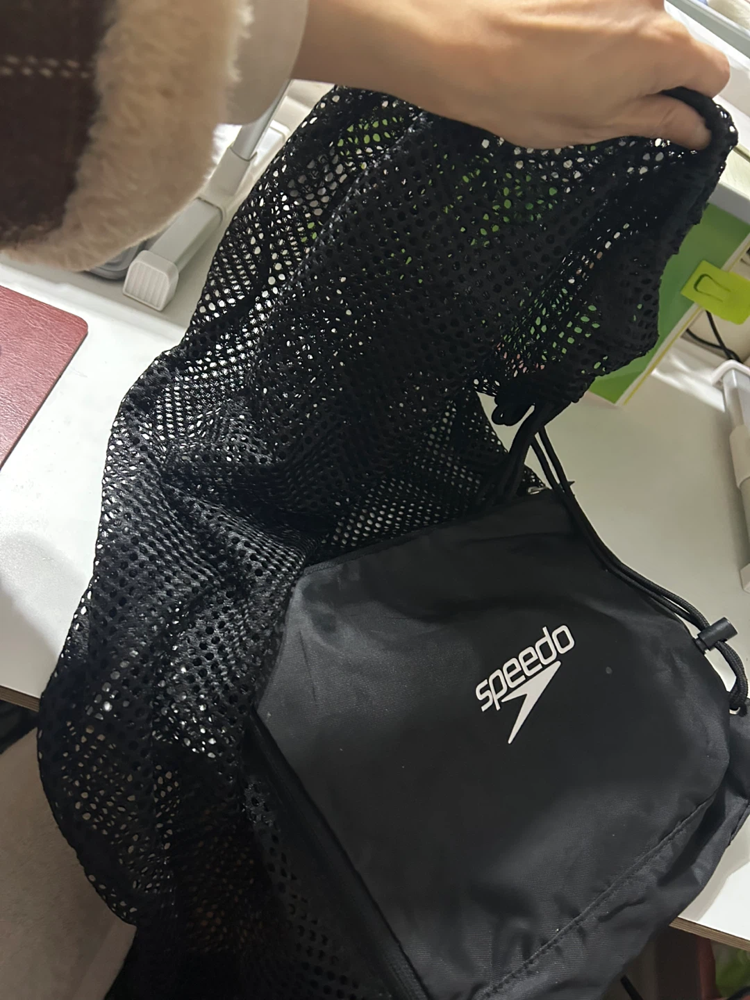 Brand New Speedo Mesh Drawstring Swim Bag - photo 2