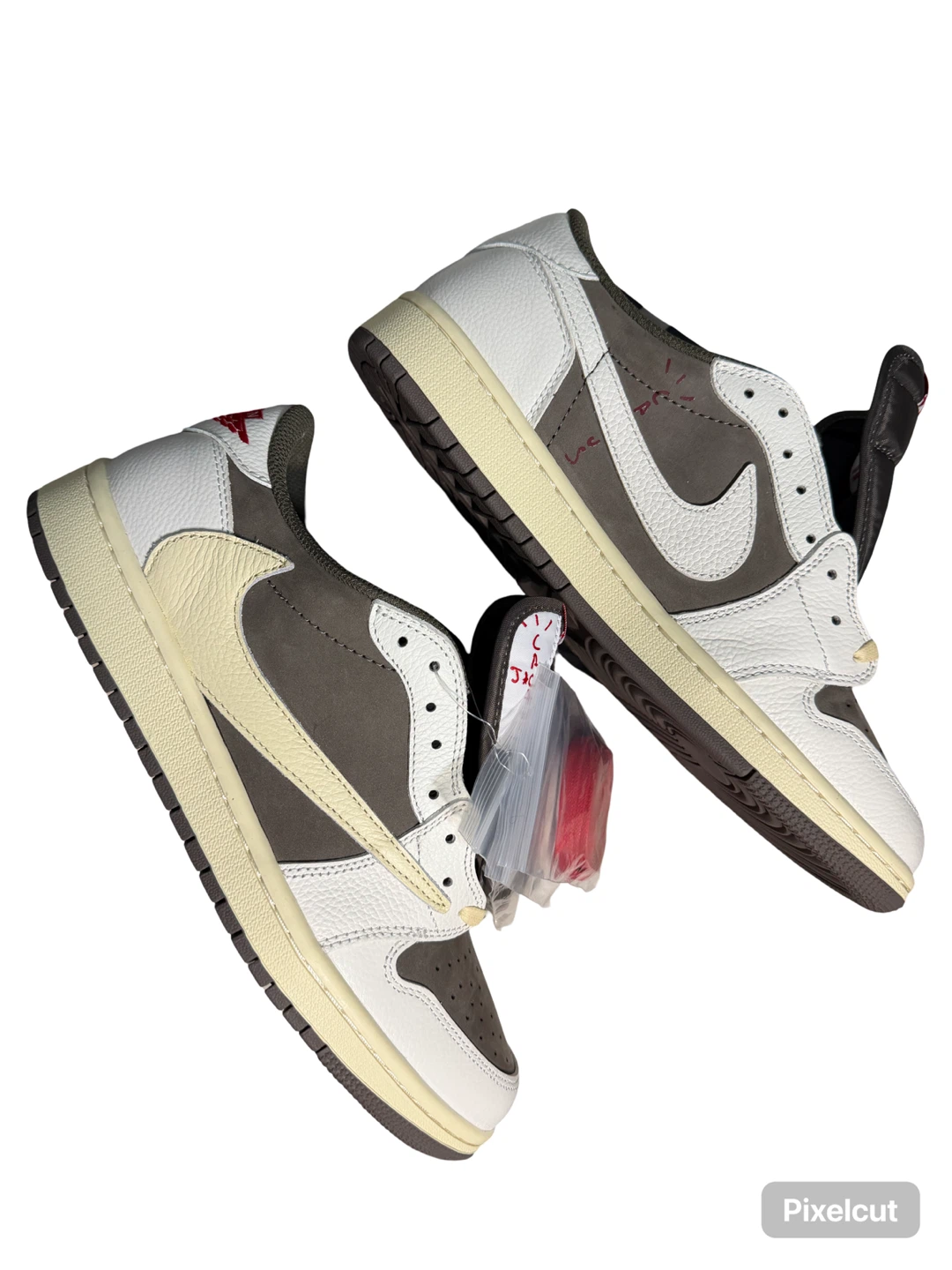 Travis Scott x Air Jordan 1 Low - photo 4