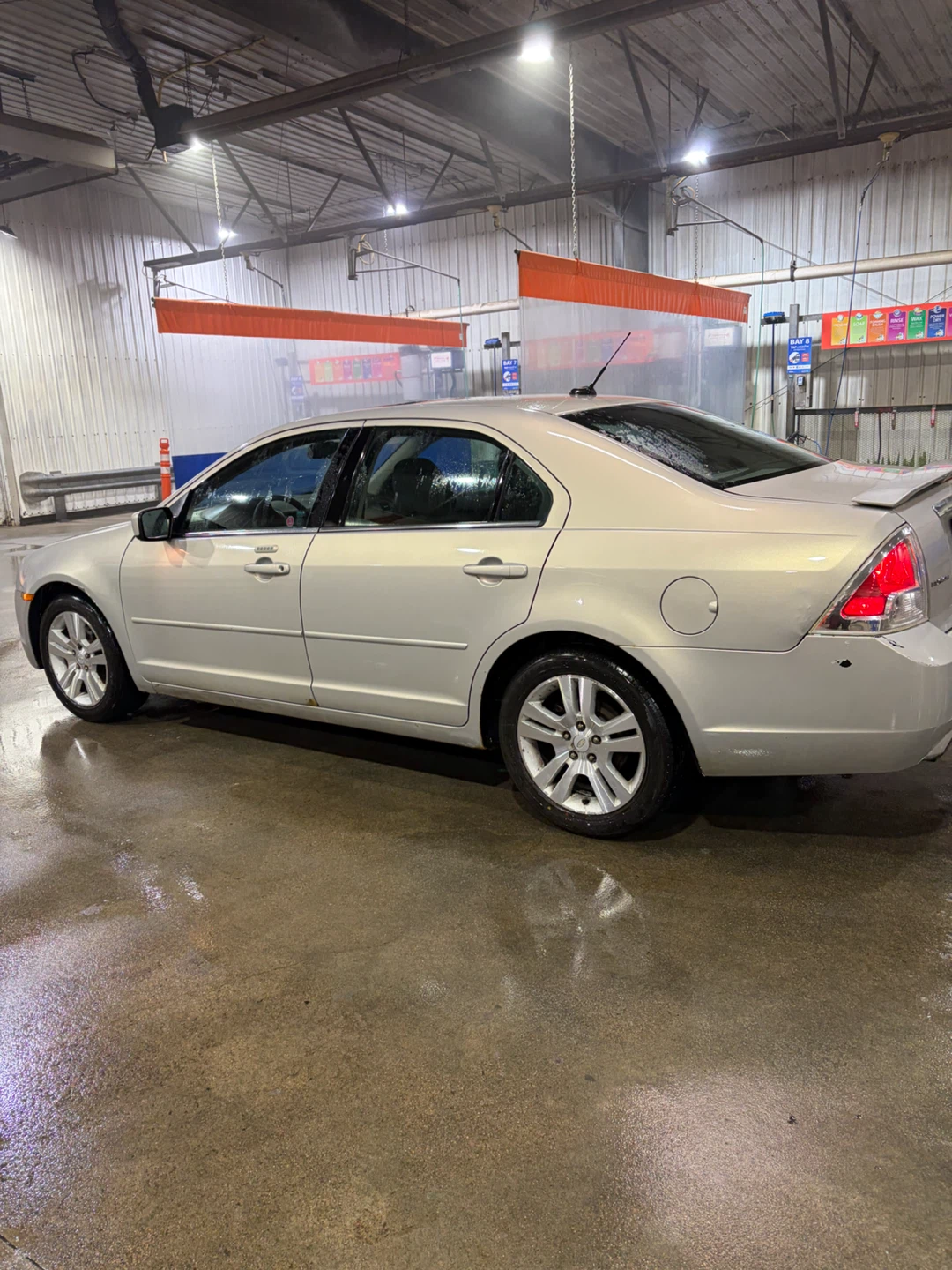 2009 Ford Fusion SEL sedan - photo 2