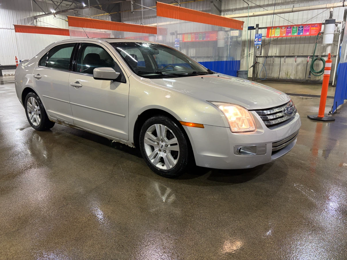 2009 Ford Fusion SEL sedan - photo 3