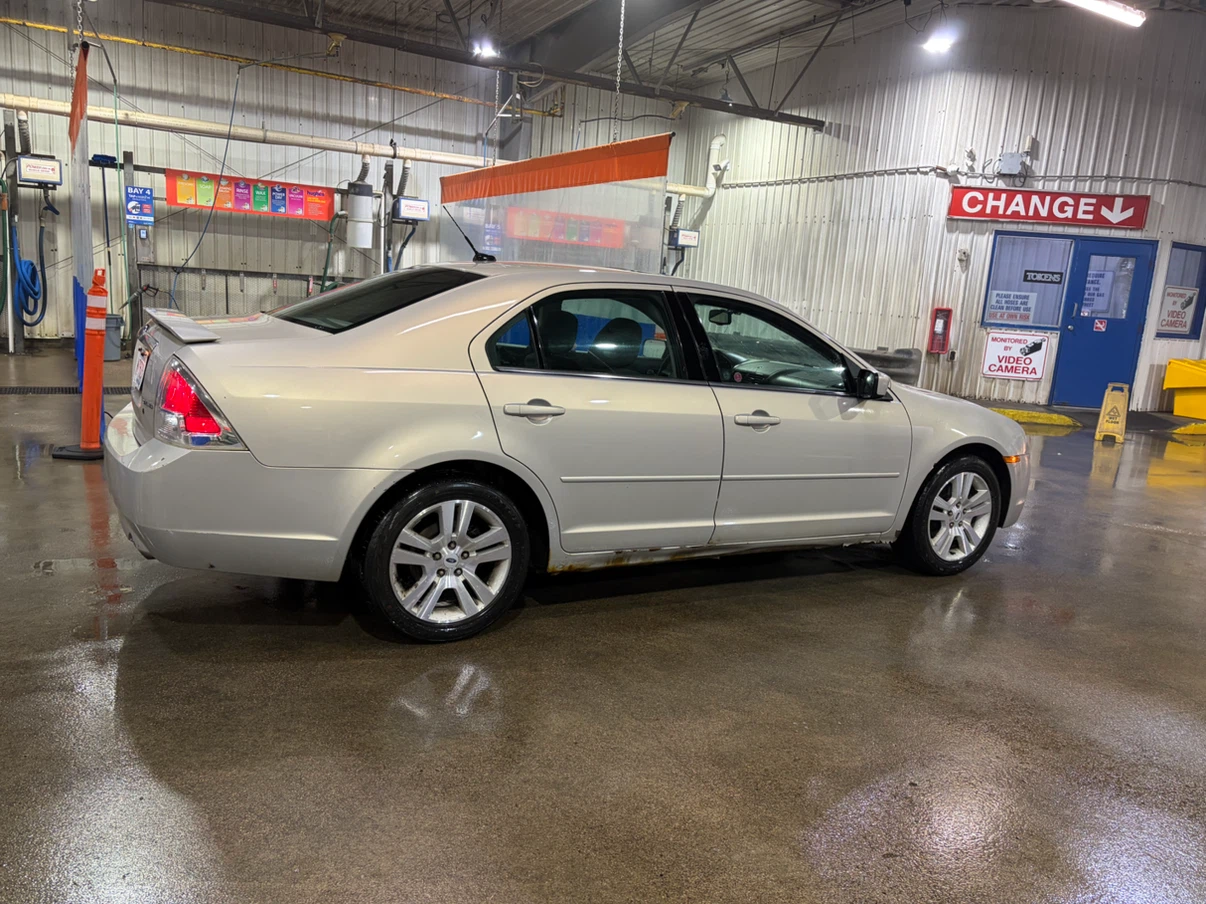2009 Ford Fusion SEL sedan - photo 4