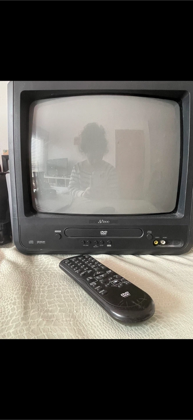 Looking for small crt tv any brand