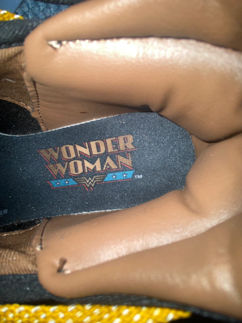 Reebok Wonder Woman Sneakers - photo 3
