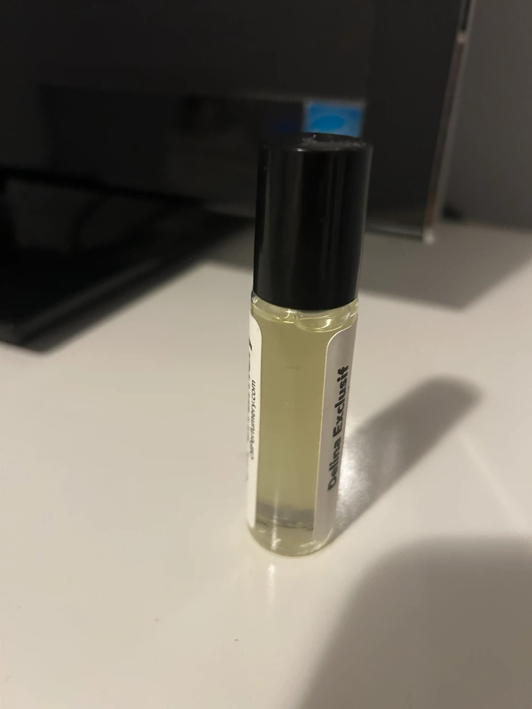 Oil Perfumery Delina Exclusif Rollerball - photo 4