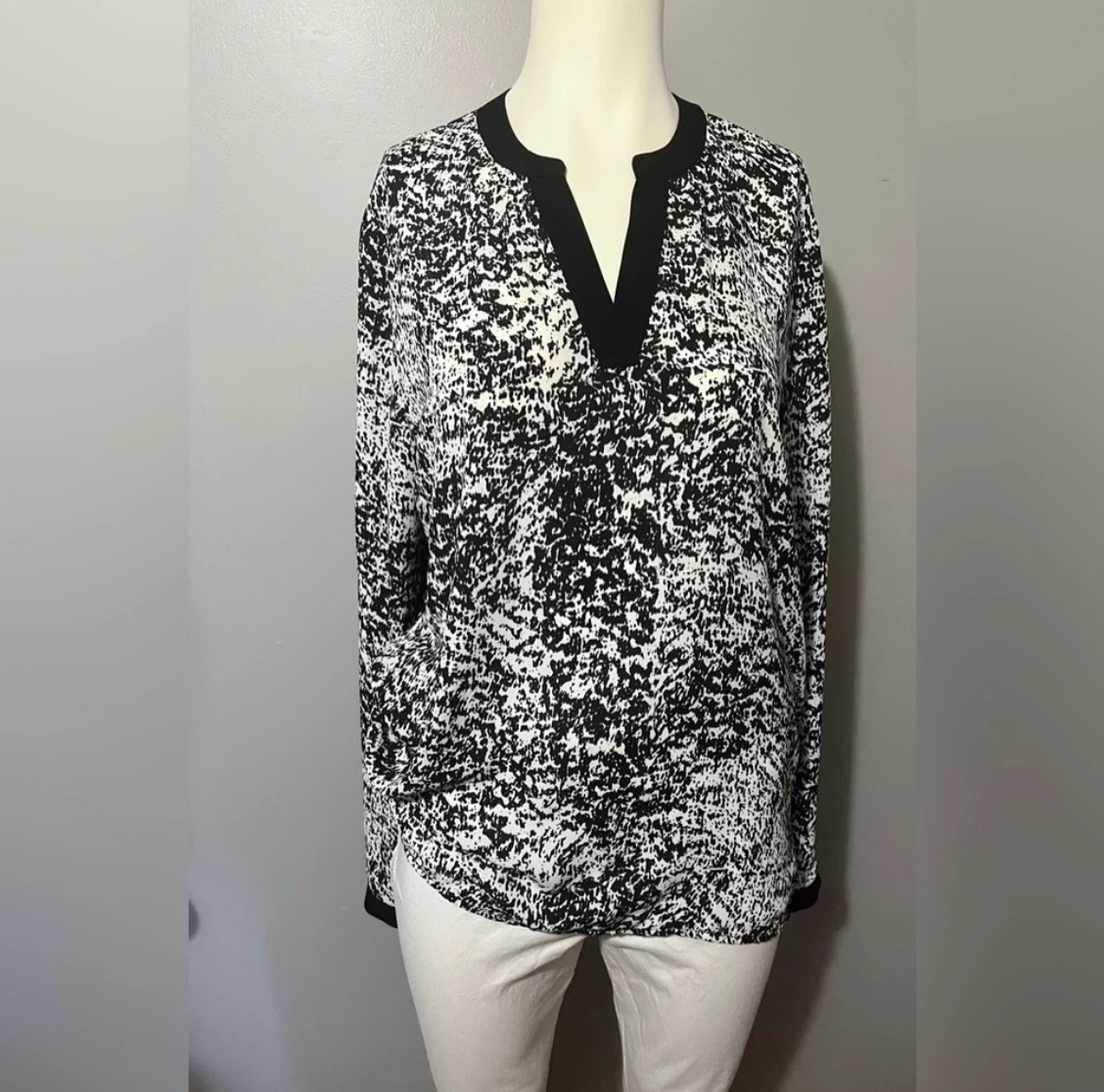 Kenneth Cole Select Black & White Blouse - L - photo 2