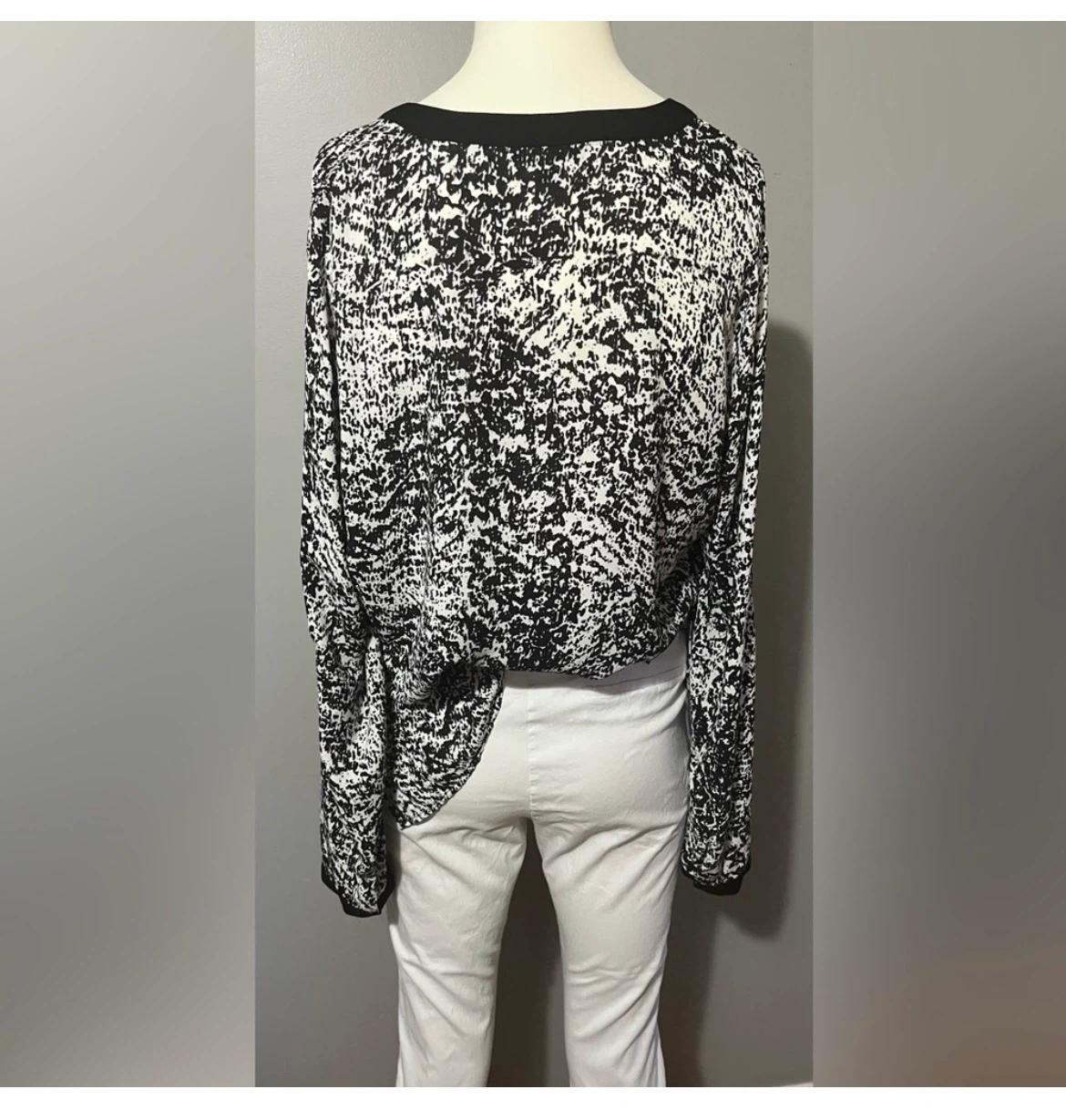 Kenneth Cole Select Black & White Blouse - L - photo 3